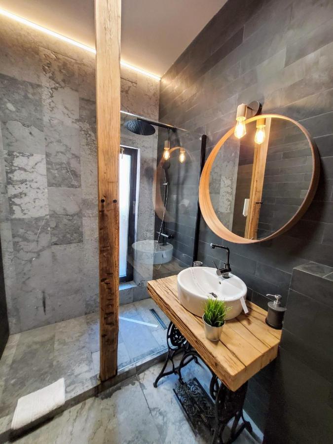 Casa Larisa Antonia Apartments سِنايا المظهر الخارجي الصورة