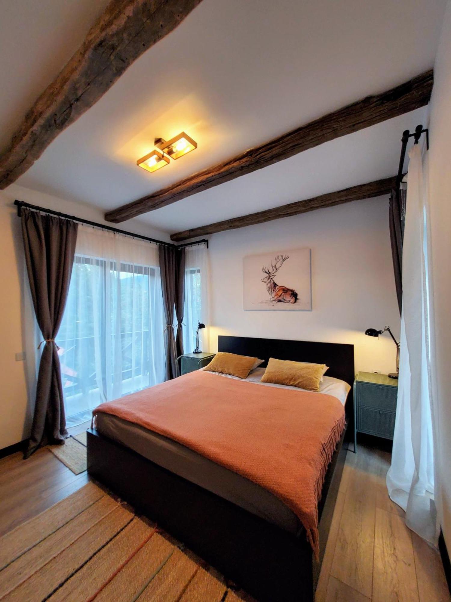 Casa Larisa Antonia Apartments سِنايا المظهر الخارجي الصورة
