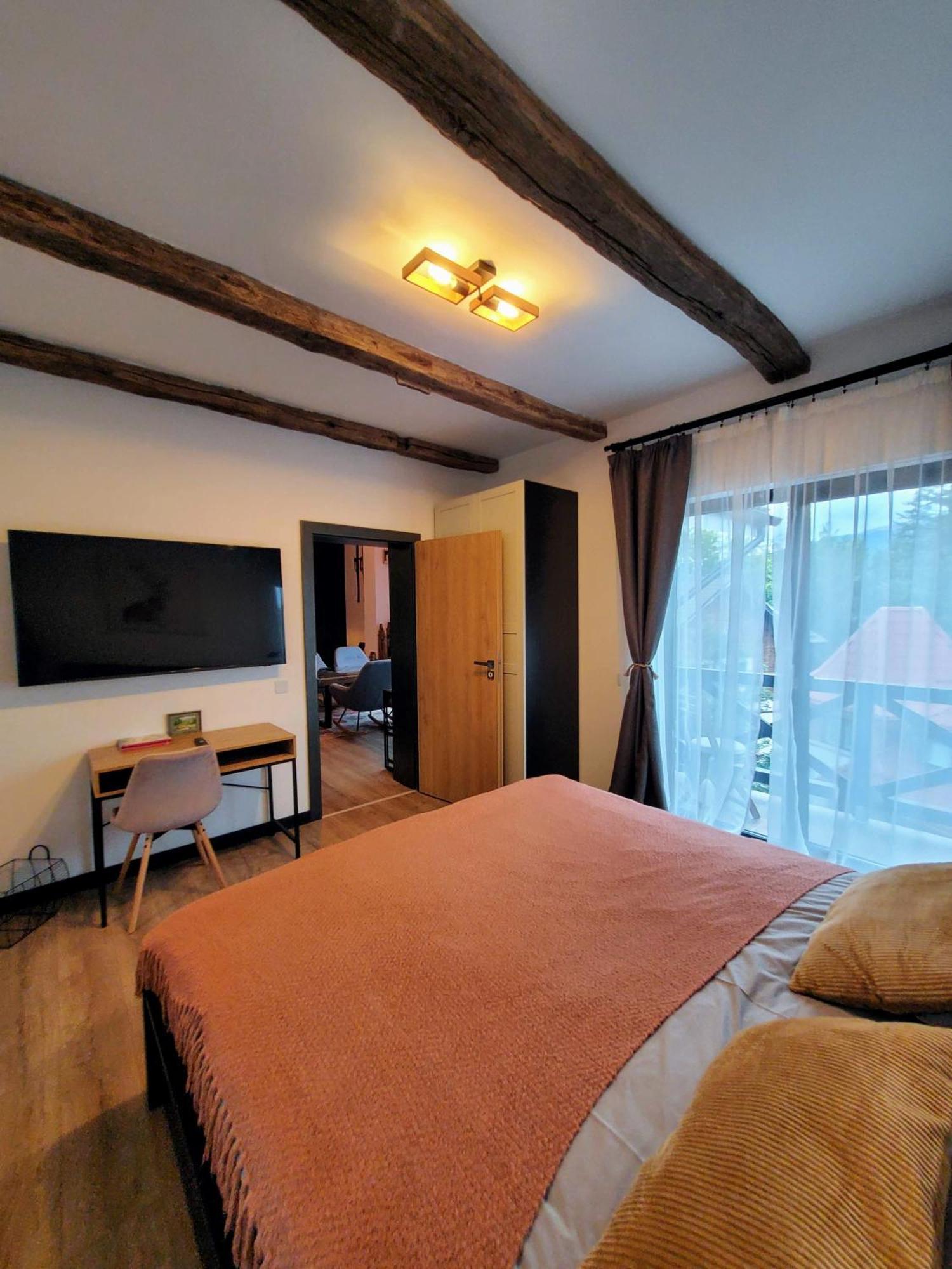 Casa Larisa Antonia Apartments سِنايا المظهر الخارجي الصورة